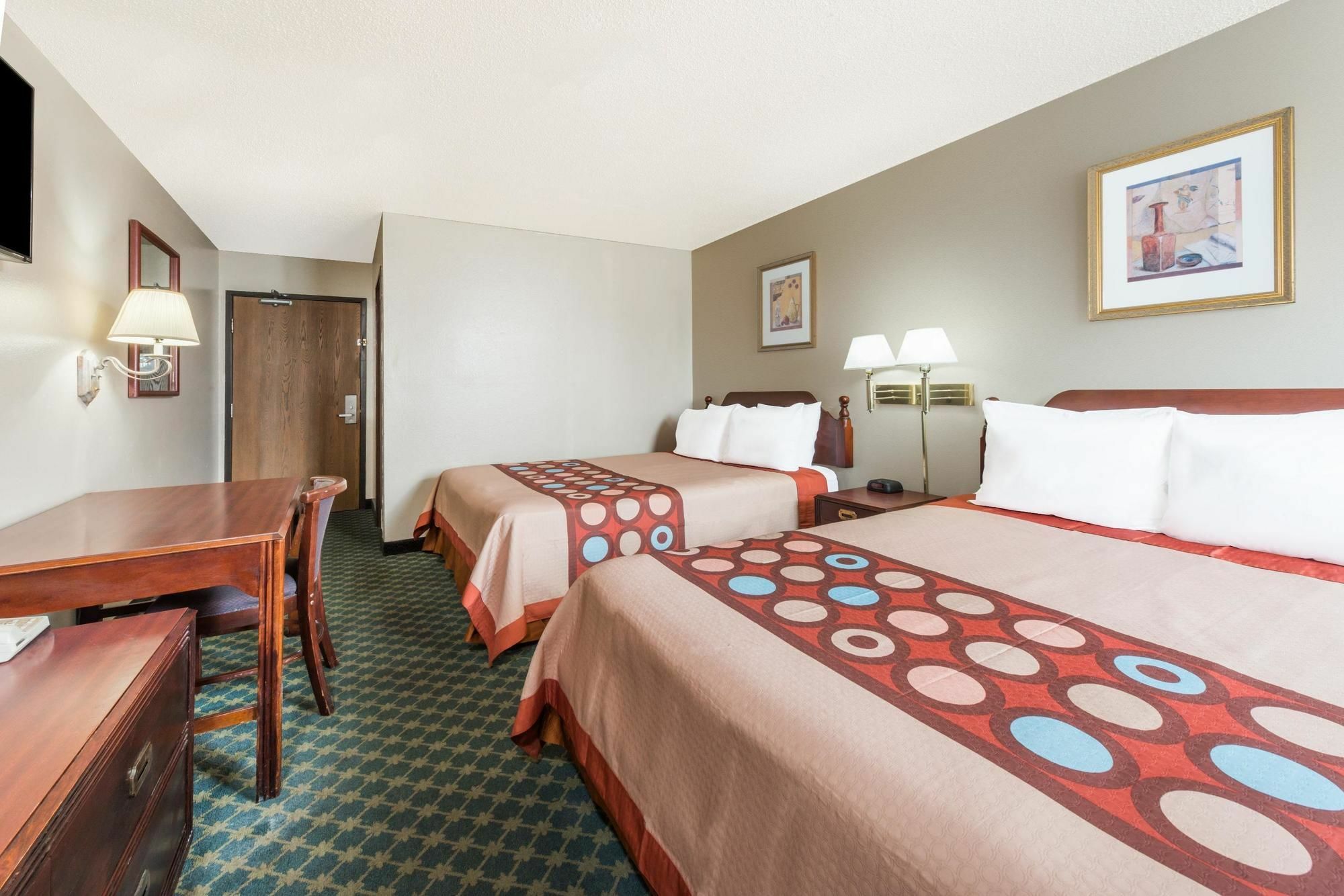 Super 8 By Wyndham Bridgeton/Arpt/St Louis Area Hotel Exterior foto